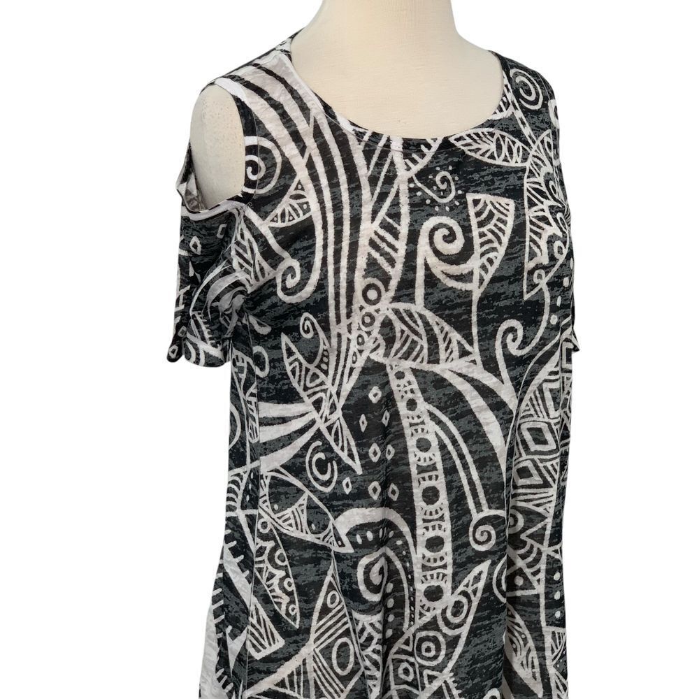 Jess & Jane Women's Boho Cold Shoulder Top Black/White Tribal Print Flowy Size S
